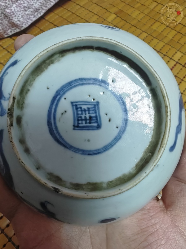 古玩陶瓷青花過墻龍紋臥盤真品鑒賞圖