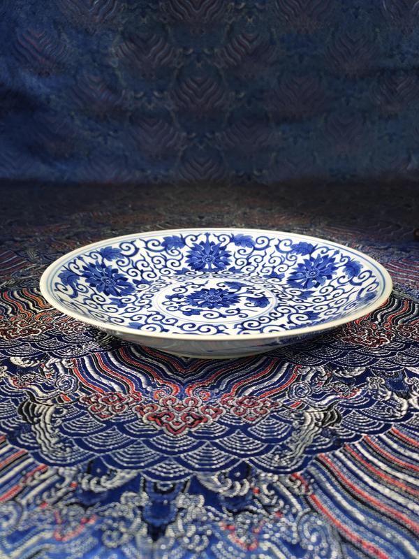 古玩陶瓷佳士得官窯精品青花纏枝寶相花紋盤(官)拍賣,當前價格68000元