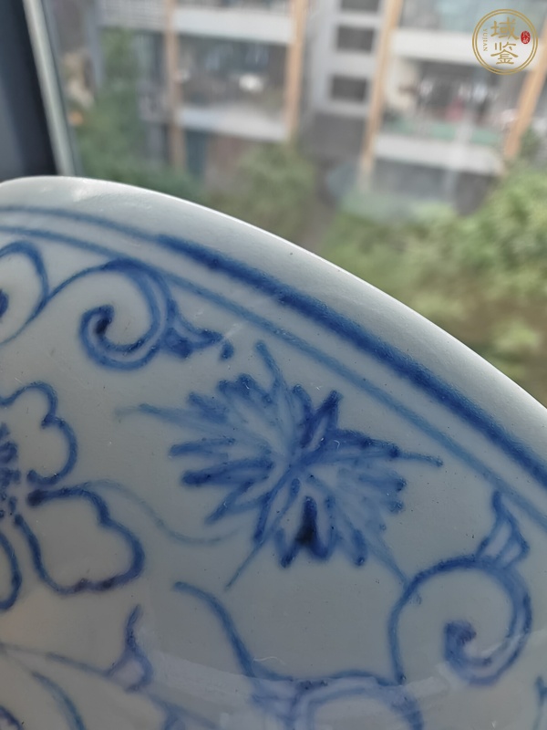 古玩陶瓷初看清雍正青花纏枝花卉紋碗真品鑒賞圖