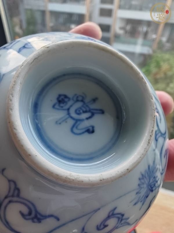 古玩陶瓷初看清雍正青花纏枝花卉紋碗真品鑒賞圖