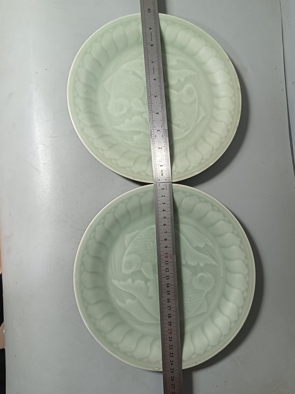 古玩陶瓷精美龍泉窯青釉大盤一對拍賣,當前價格188元