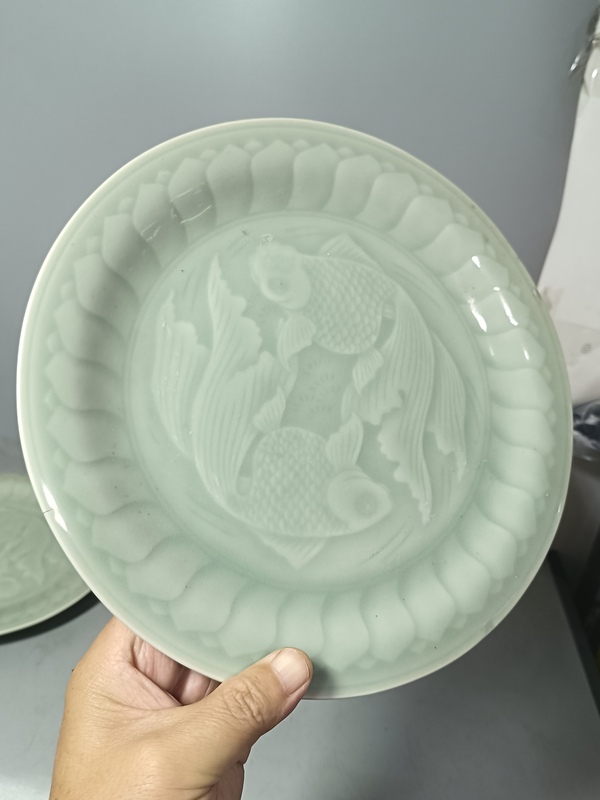 古玩陶瓷精美龍泉窯青釉大盤一對拍賣,當前價格188元