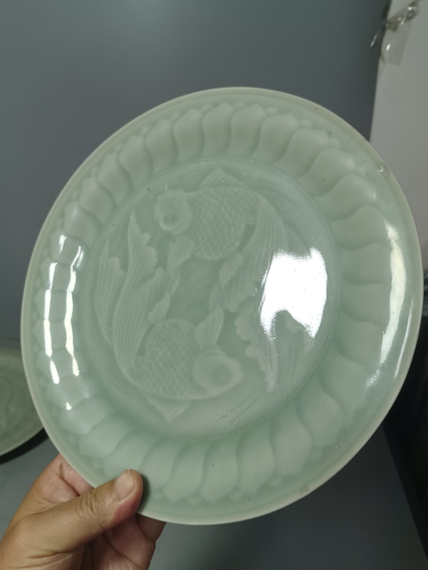 古玩陶瓷精美龍泉窯青釉大盤一對拍賣,當前價格188元
