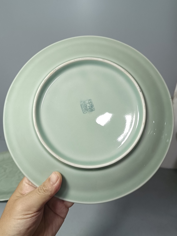 古玩陶瓷精美龍泉窯青釉大盤一對拍賣,當前價格188元
