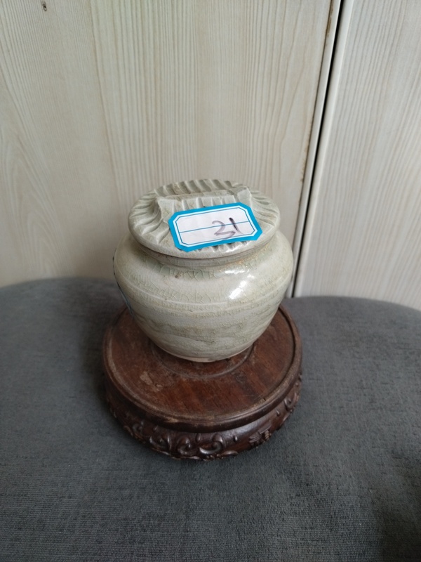 古玩陶瓷龍泉青瓷塔式罐拍賣,當前價格360元