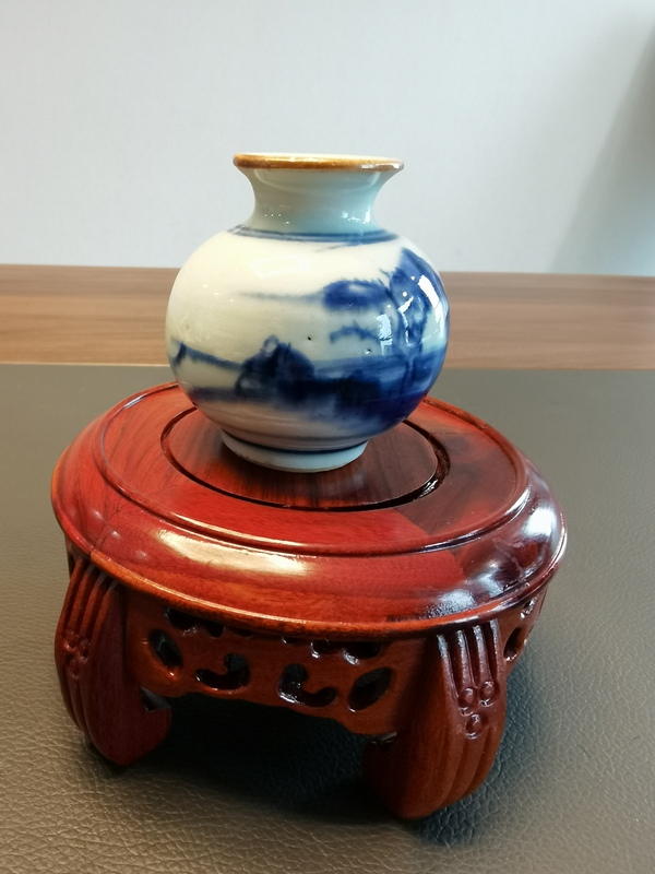 古玩陶瓷雍正一把抓青花山水人物紋蘋(píng)果尊拍賣(mài),當(dāng)前價(jià)格980元