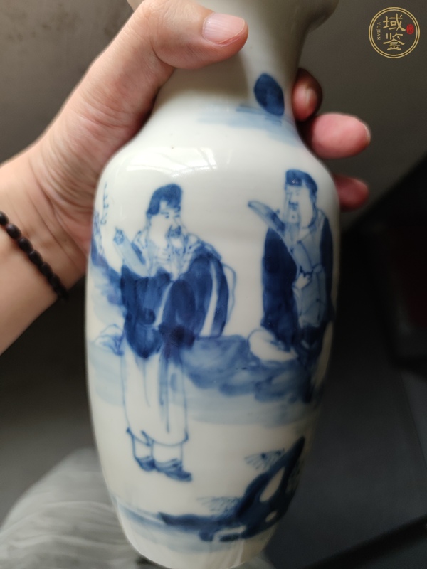 古玩陶瓷人物紋青花瓶真品鑒賞圖