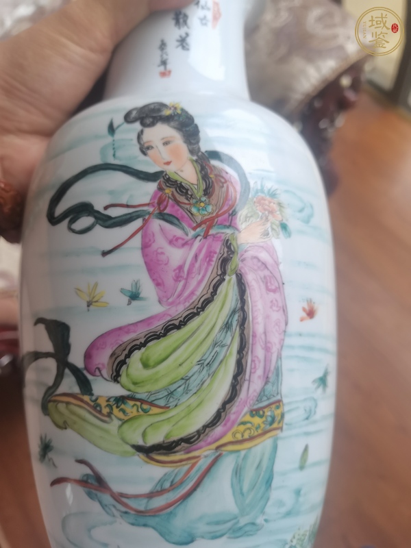 古玩陶瓷粉彩仙女散花紋瓶真品鑒賞圖