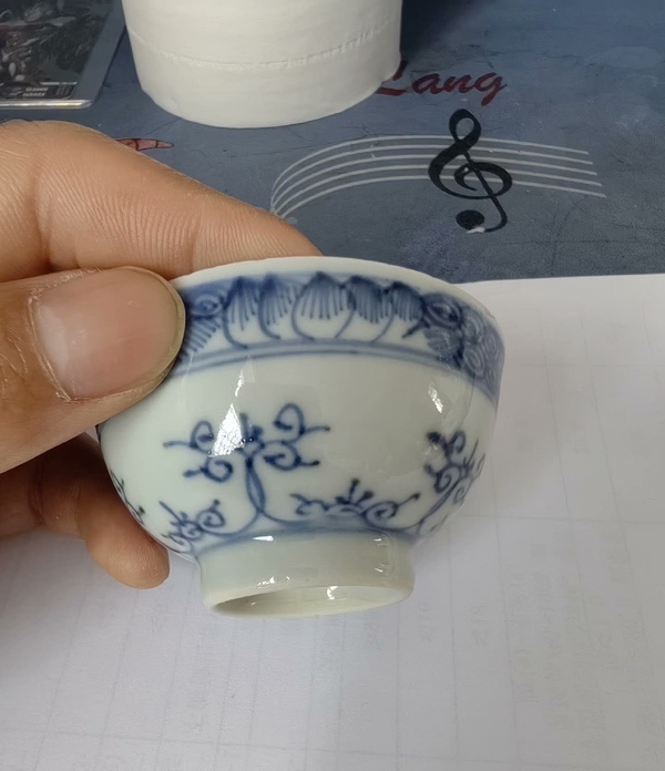 古玩陶瓷清康熙忍冬紋茶杯拍賣，當前價格2200元