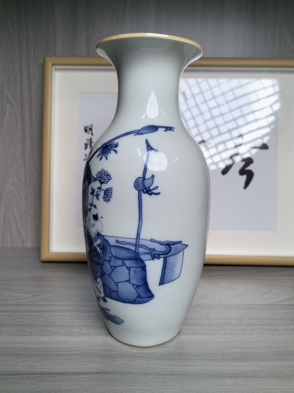 古玩陶瓷青花嬰戲圖賞瓶拍賣,當前價格9800元