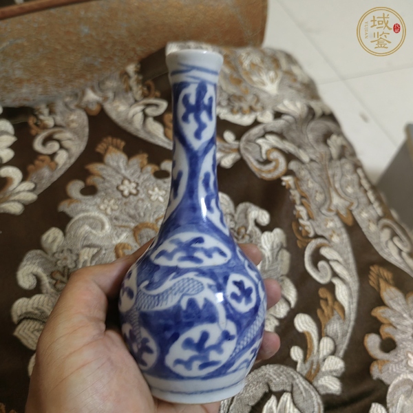 古玩陶瓷青花云龍紋長(zhǎng)頸瓶真品鑒賞圖