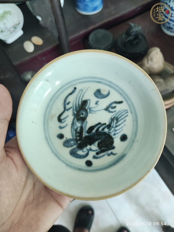 古玩陶瓷青花麒麟望月盤真品鑒賞圖