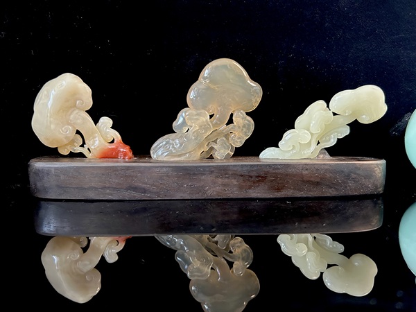 古玩雜項(xiàng)壽山石擺件一組,拍賣,當(dāng)前價(jià)格5999元