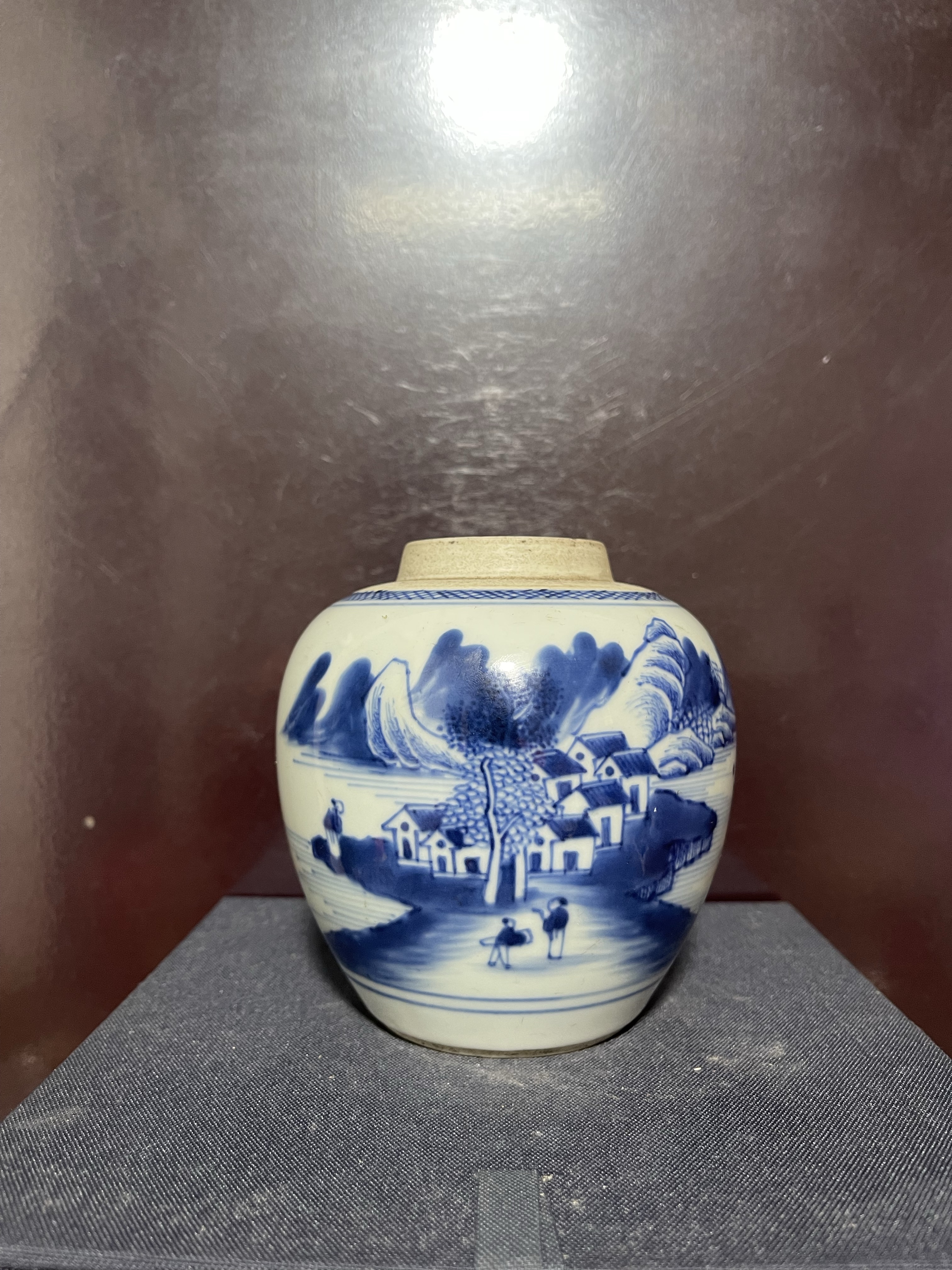 清乾隆青花山水纹八角瓷盘- 陶、瓷器- 河源恐龙文博园_河源市
