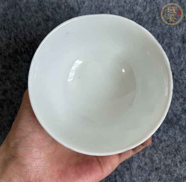 古玩陶瓷粉彩花鳥(niǎo)紋茶碗真品鑒賞圖