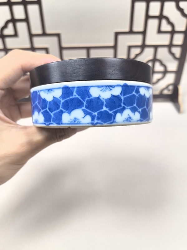 古玩轉賣清中期青花冰梅紋蓋盒拍賣,當前價格1180元