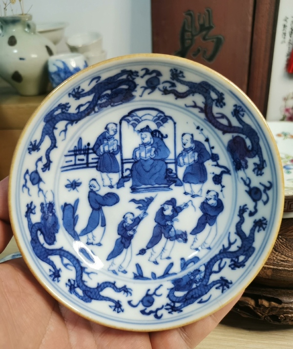 古玩陶瓷清中期青花利見大人醬口碟拍賣,當前價格3000元
