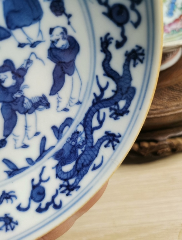 古玩陶瓷清中期青花利見大人醬口碟拍賣,當前價格3000元