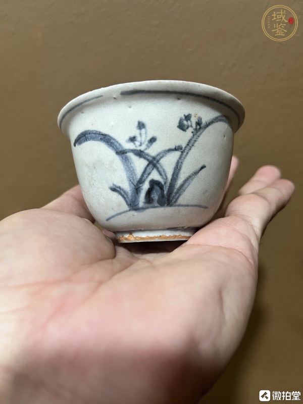 古玩陶瓷青花蘭草紋茶杯真品鑒賞圖