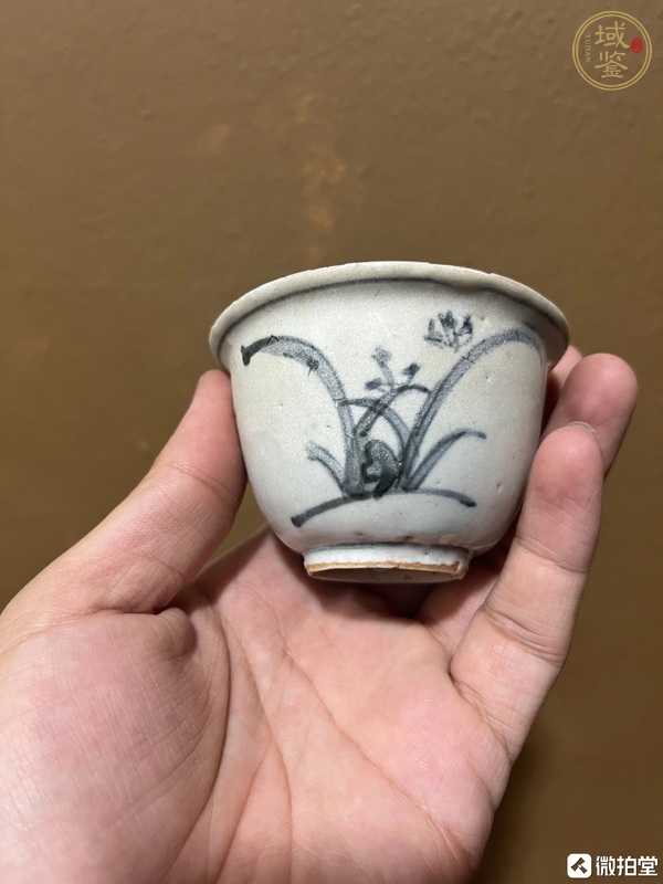 古玩陶瓷青花蘭草紋茶杯真品鑒賞圖