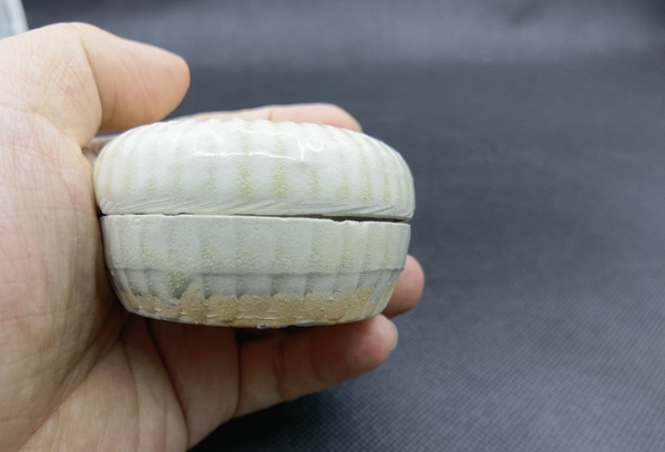 古玩陶瓷青白釉印花粉盒拍賣,當前價格1880元