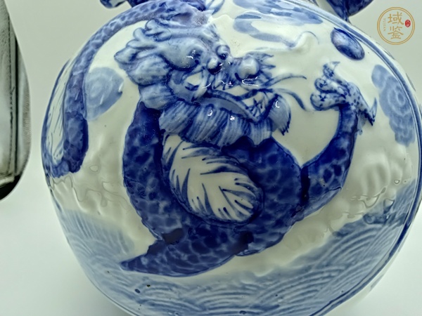 古玩陶瓷龍鳳紋青花瓶真品鑒賞圖