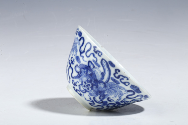 古玩陶瓷(已實物鑒真)清晚·青花獅子繡球紋-精品青花蓋碗拍賣,當前價格2394元