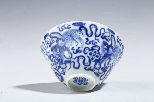 古玩陶瓷(已實物鑒真)清晚·青花獅子繡球紋-精品青花蓋碗拍賣,當前價格2394元