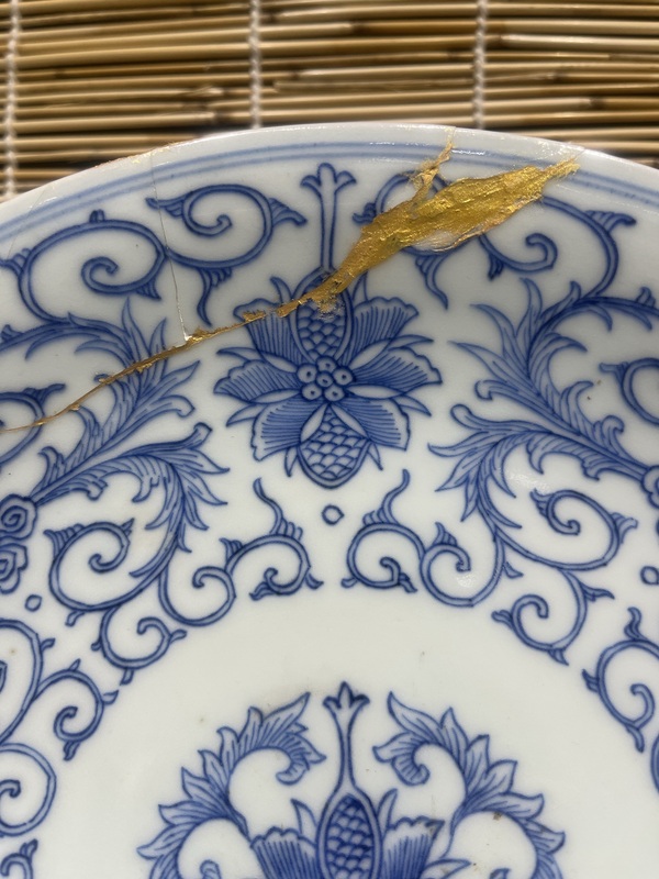 古玩陶瓷外霽藍釉內青花纏枝花紋盤拍賣,當前價格2800元