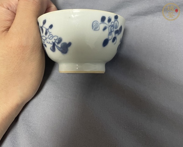 古玩陶瓷青花花卉紋茶杯真品鑒賞圖