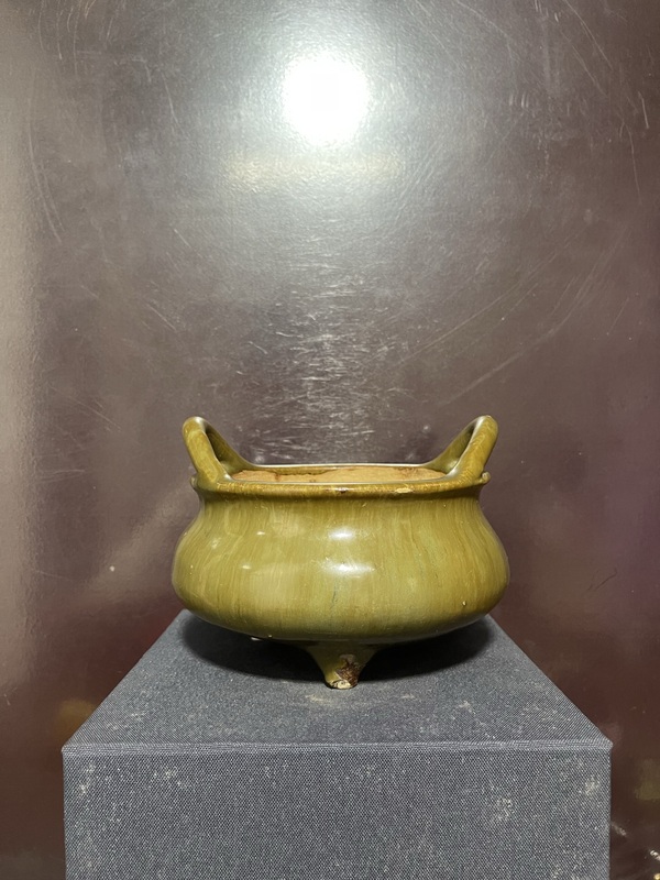 古玩陶瓷清窯變釉橋耳三足爐拍賣，當(dāng)前價(jià)格3500元