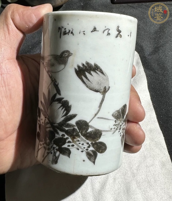 古玩陶瓷墨彩花鳥紋筆筒真品鑒賞圖