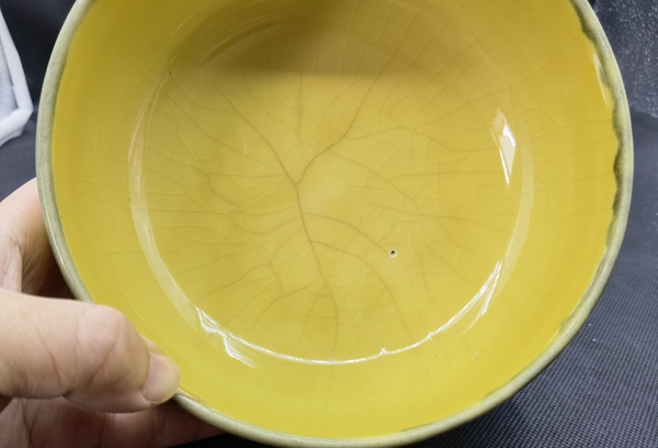 古玩陶瓷日本大正黃釉彩繪鳳紋茶碗拍賣,當(dāng)前價格380元