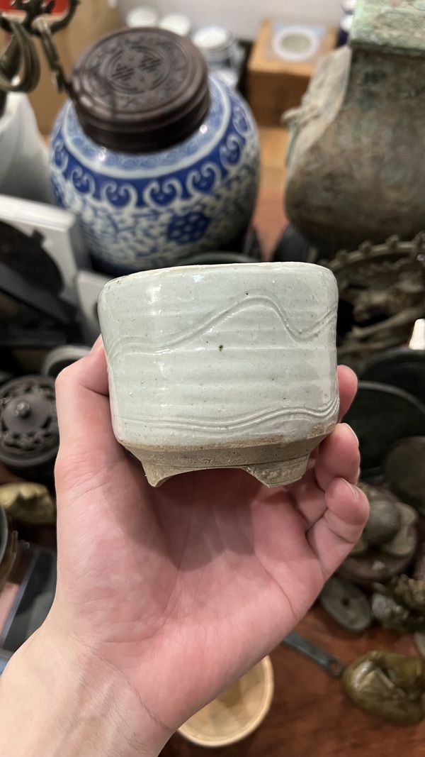 古玩陶瓷明末海波紋白釉香爐拍賣,當(dāng)前價格999元