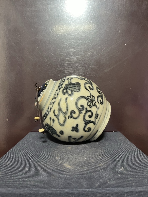 古玩陶瓷明青花八寶紋蓋罐拍賣,當前價格8500元