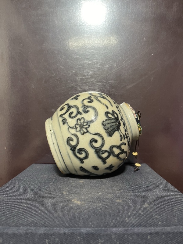 古玩陶瓷明青花八寶紋蓋罐拍賣,當前價格8500元
