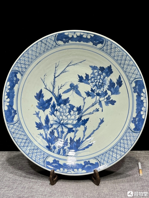 古玩陶瓷清晚·青花蝶戀花紋大盤拍賣,當前價格5800元