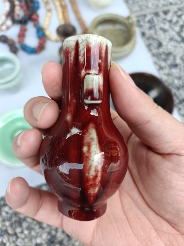 古玩陶瓷清中晚郎紅釉貫耳拍賣,當前價格6888元