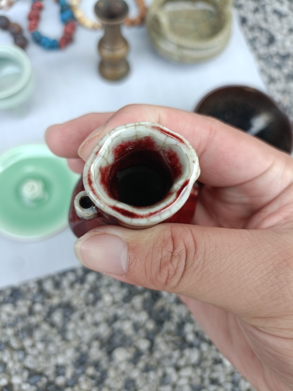 古玩陶瓷清中晚郎紅釉貫耳拍賣,當前價格6888元