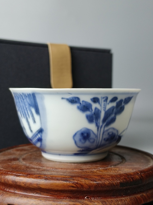 古玩陶瓷(精品品茗杯)清康熙·青花西廂記張生跳墻紋-品茗杯拍賣,當前價格1962元