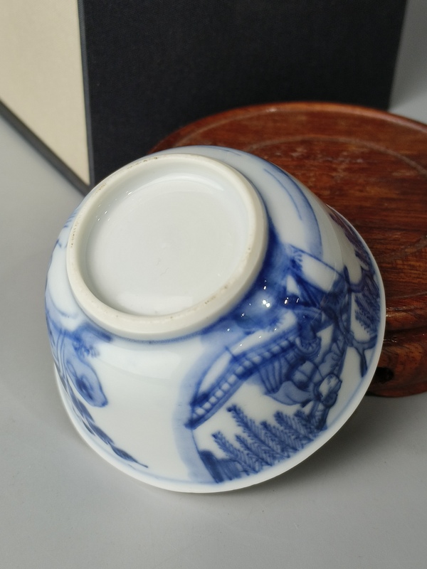 古玩陶瓷(精品品茗杯)清康熙·青花西廂記張生跳墻紋-品茗杯拍賣,當前價格1962元