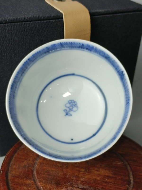 古玩陶瓷(精品品茗杯)清康熙·青花西廂記張生跳墻紋-品茗杯拍賣,當前價格1962元