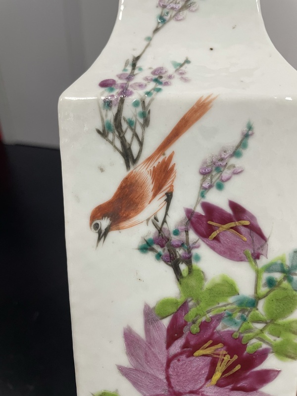 古玩陶瓷清末民初·御窯畫(huà)師張子英淺絳彩花鳥(niǎo)詩(shī)文獅耳四方瓶拍賣(mài),當(dāng)前價(jià)格3680元