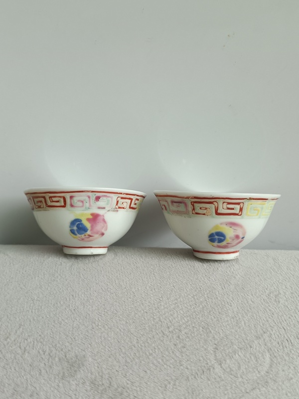 古玩陶瓷粉彩花卉紋茶碗拍賣，當(dāng)前價(jià)格499元