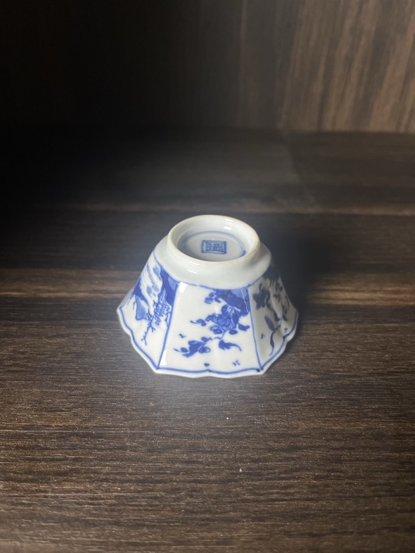 古玩陶瓷清·康熙青花山水紋方杯拍賣，當(dāng)前價(jià)格2600元