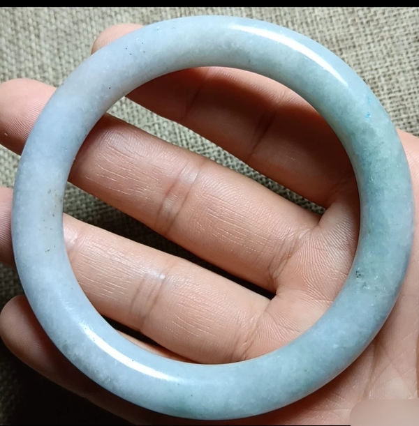 古玩玉器天然翡翠手鐲拍賣,當前價格2900元