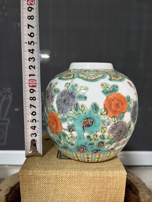 古玩陶瓷民國粉彩蝶戀花紋茶葉罐拍賣,當前價格1288元