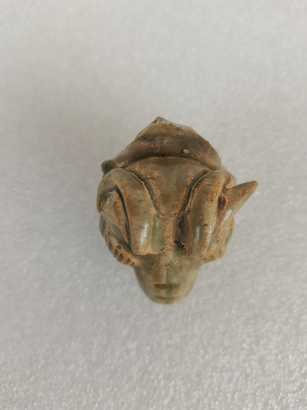 古玩陶瓷越窯青瓷羊首標本拍賣,當前價格1200元