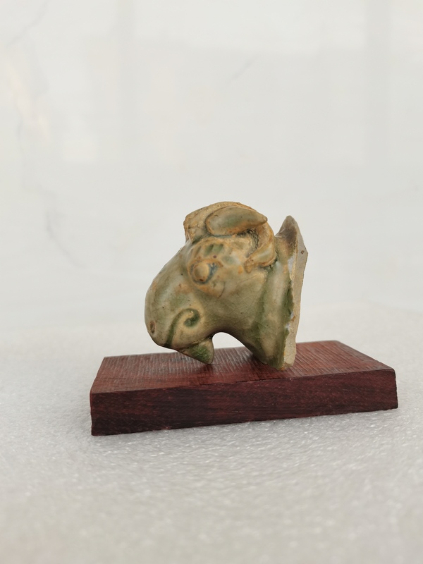 古玩陶瓷越窯青瓷羊首標本拍賣,當前價格1200元