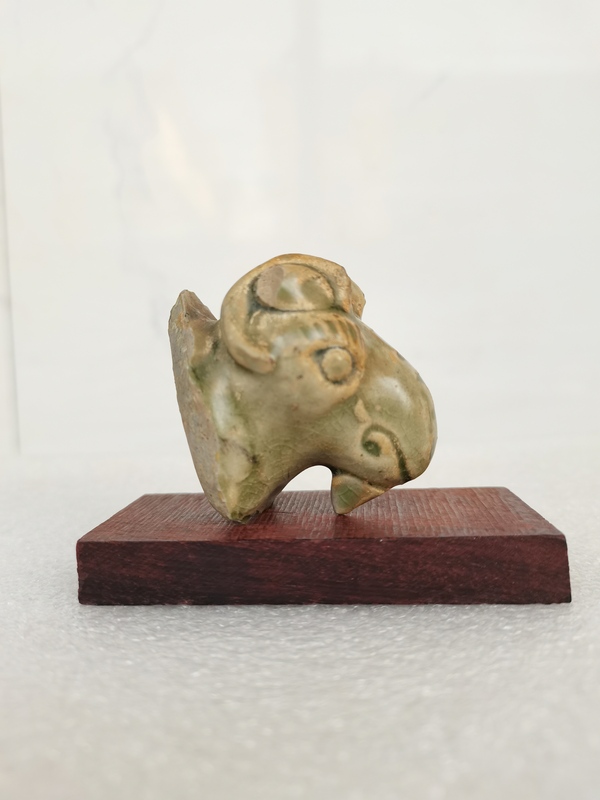 古玩陶瓷越窯青瓷羊首標本拍賣,當前價格1200元
